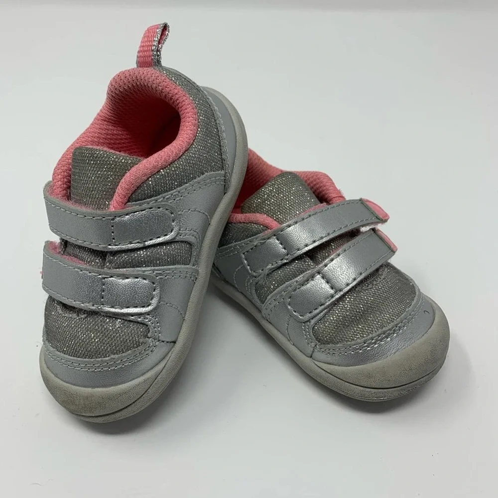 Tucker +‎ Tate silver sparkly sneaker size 3